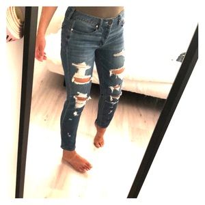 💥⬇️PRICE DROP⬇️💥 American Eagle ripped jeans